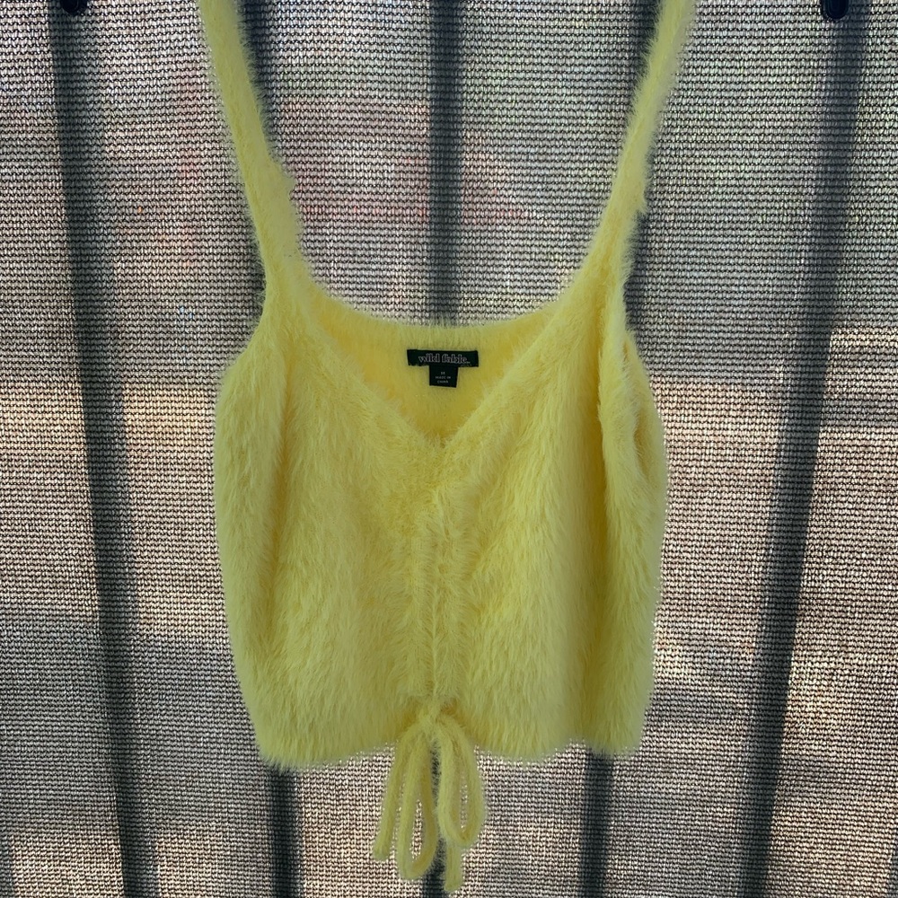 Fuzzy Sweater V-Neck Crop Top